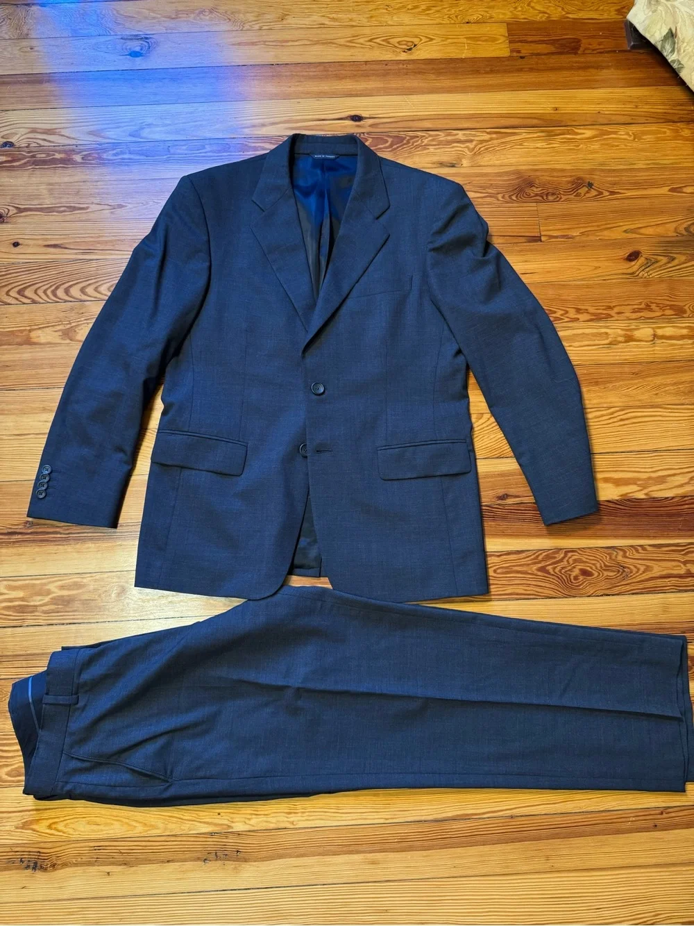 Banana Republic Classic Fit Charcoal Gray Men's Wool Two-Button Suit